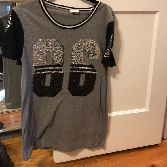 Pink VS Tee - Picture 1 of 1